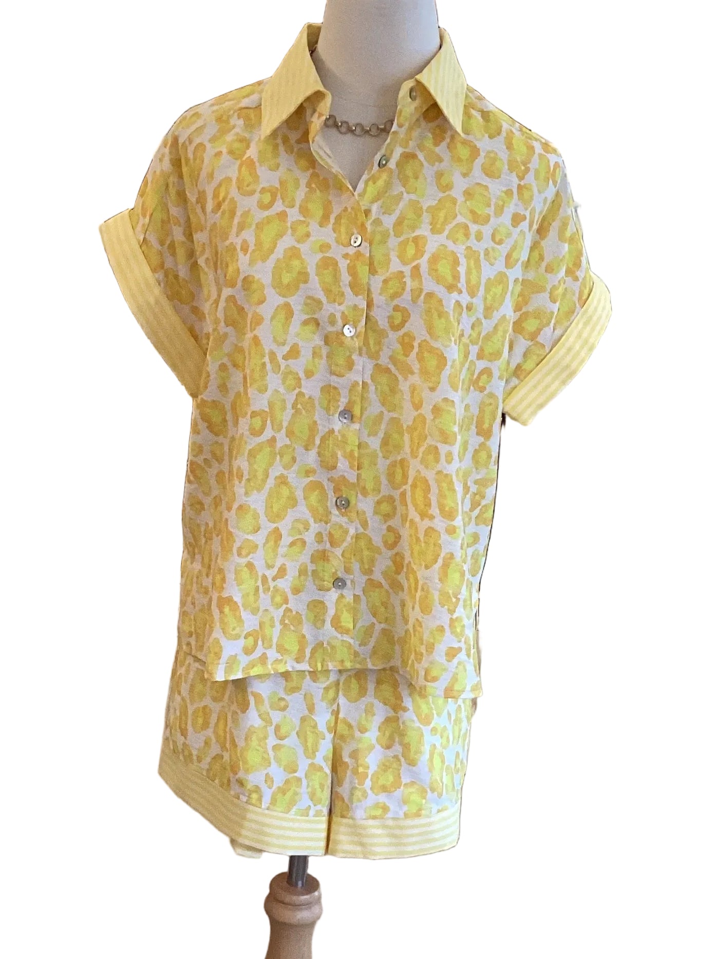 Entro yellow white print button down top with yellow striped collar and cuffs