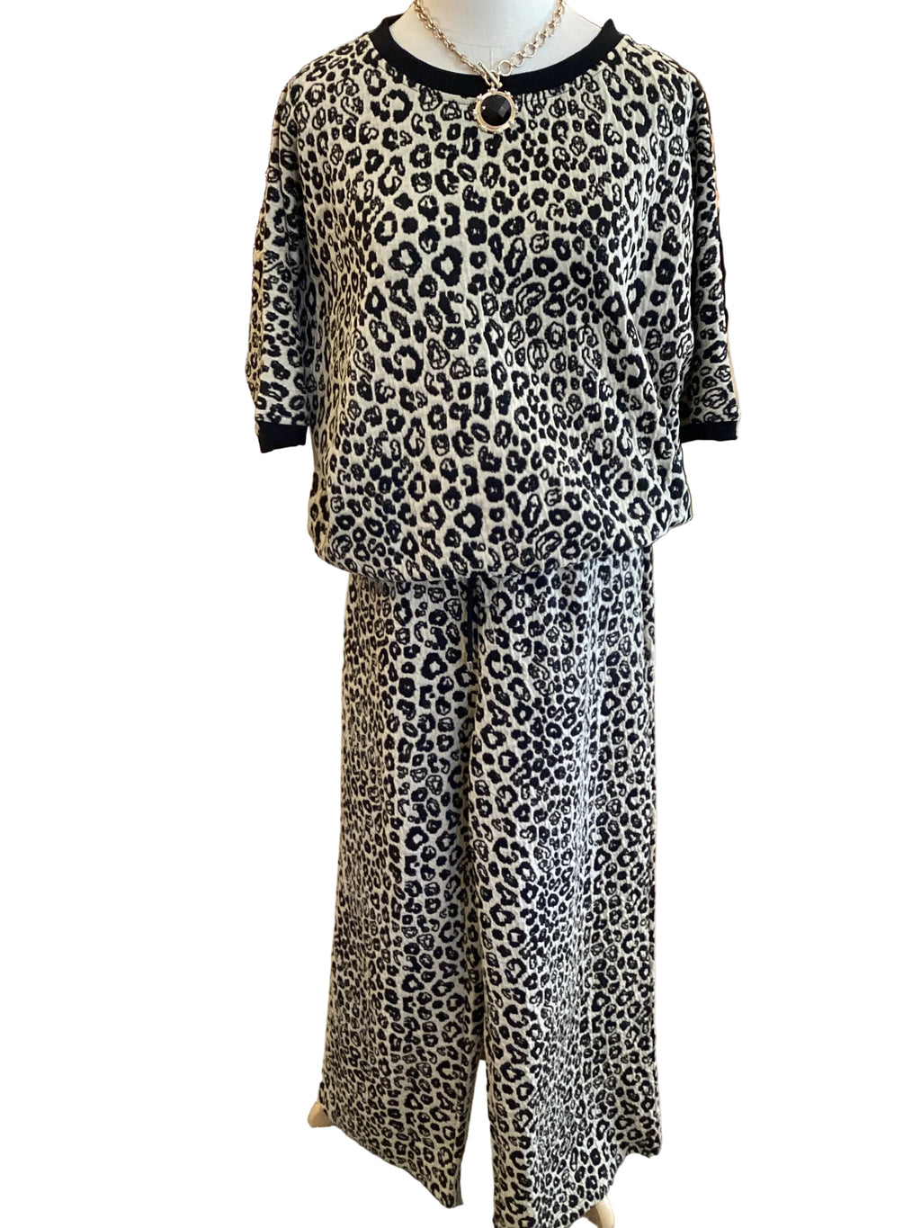 Annie Wear leopard jacquard wide leg pant