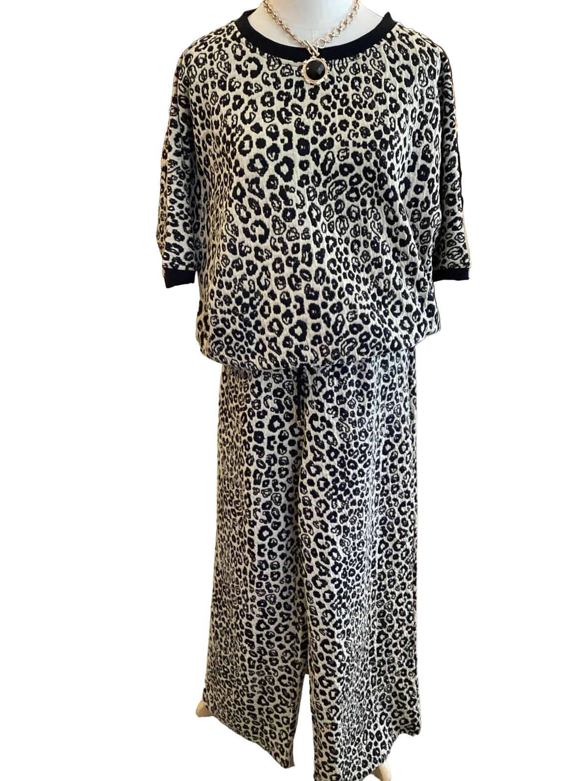 Annie Wear leopard jacquard wide leg pant