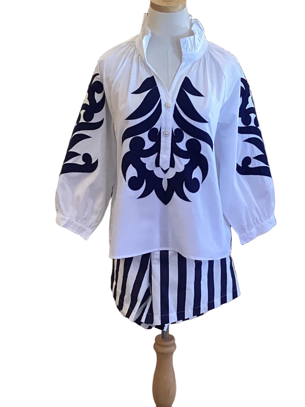 Jodifl white & navy pearl button front top ruffle collar, 3/4 puff sleeve with appliqué