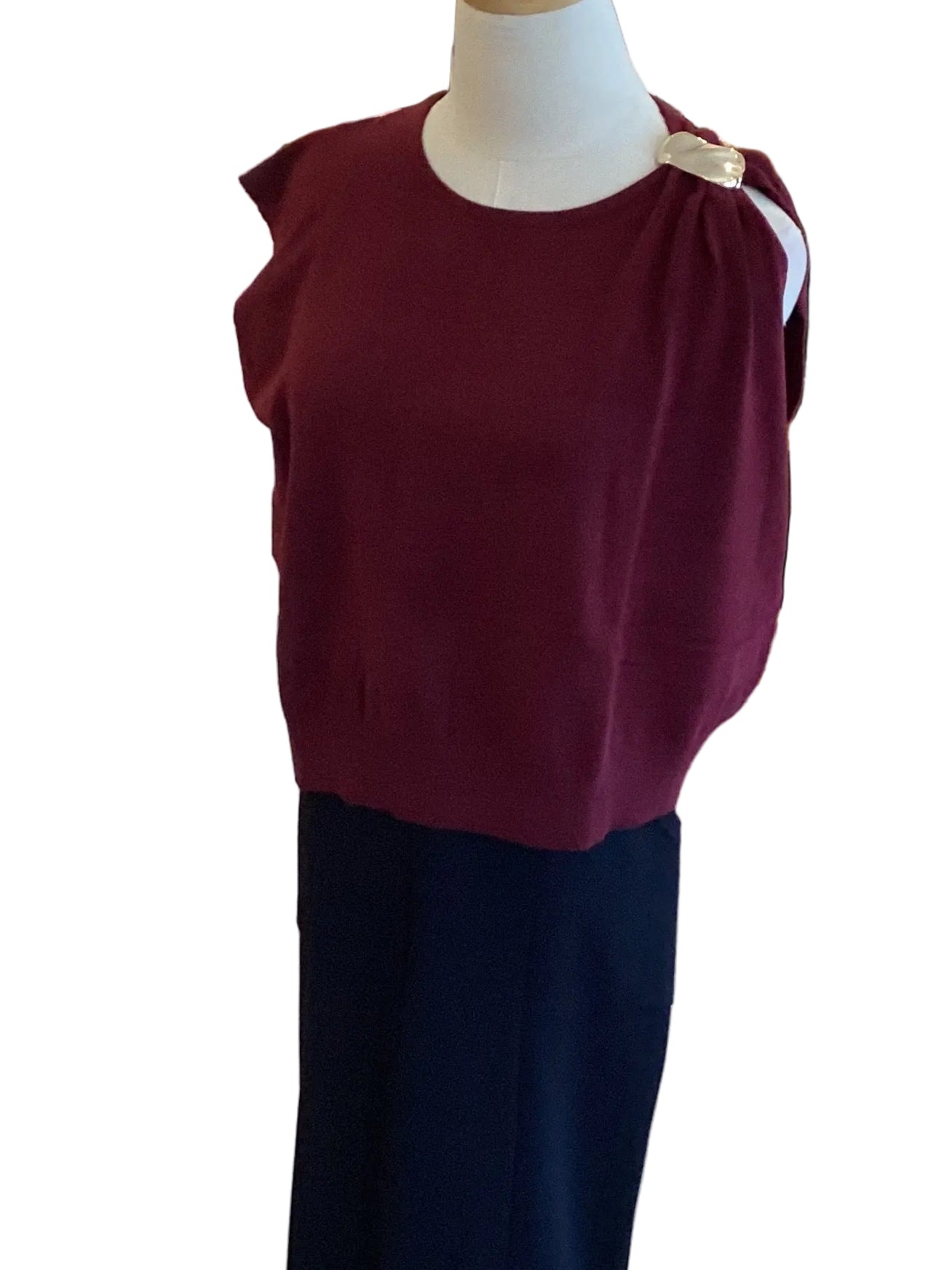 Entro burgundy sleeveless top with side neck gold detail