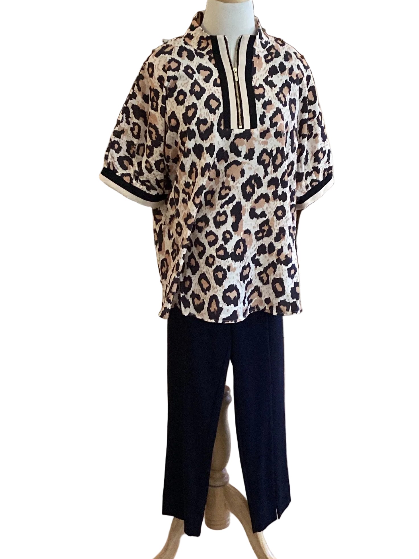 Style U leopard print drop shoulder short sleeve front zip top